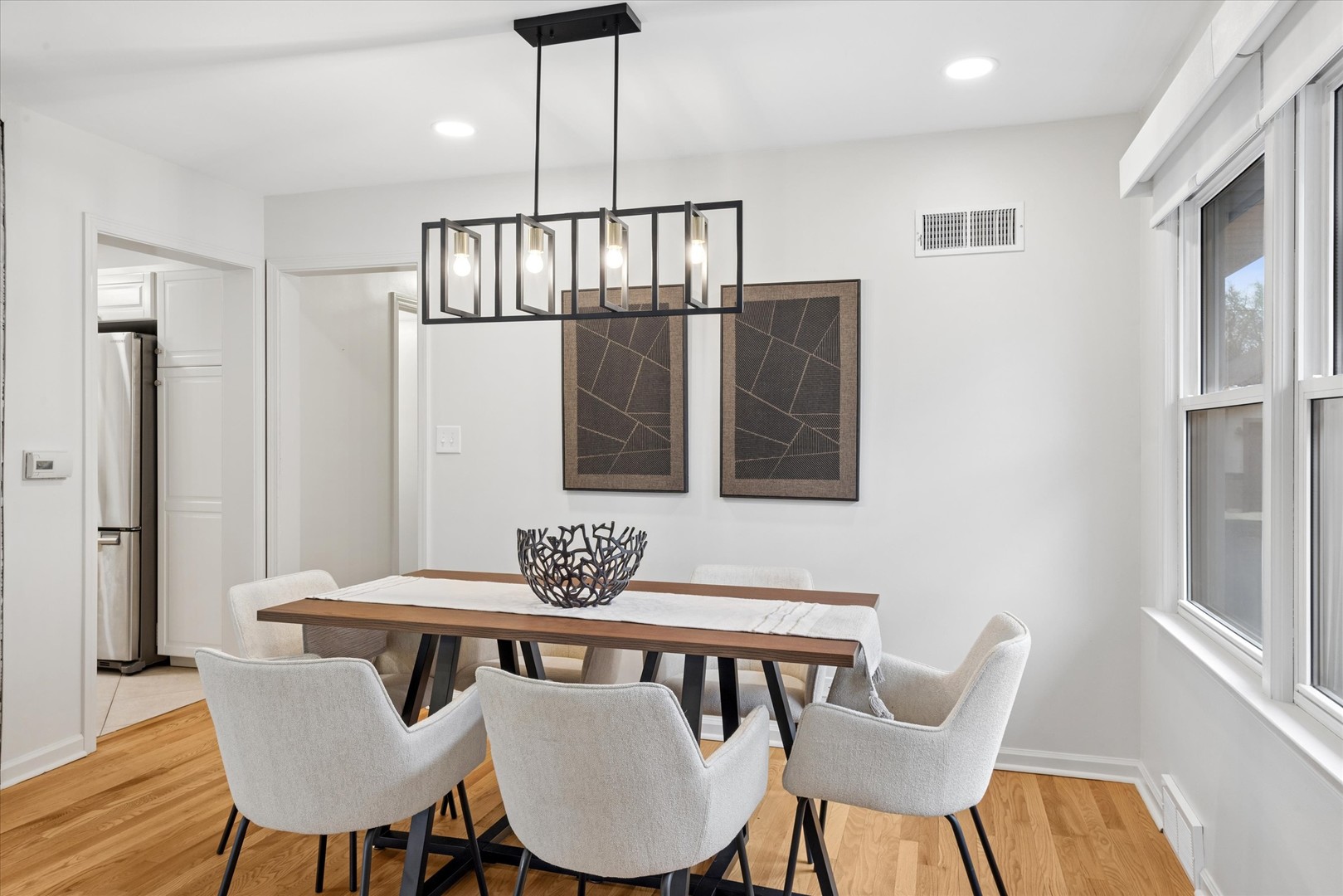 123 E Columbia Avenue