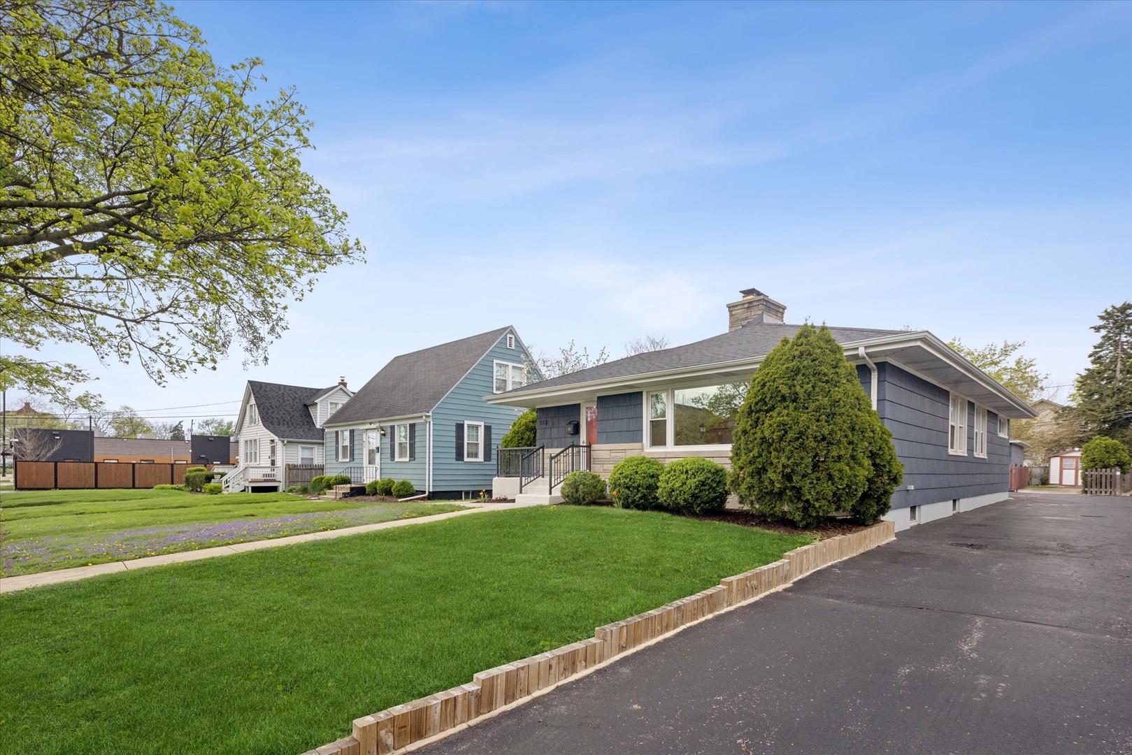 123 E Columbia Avenue