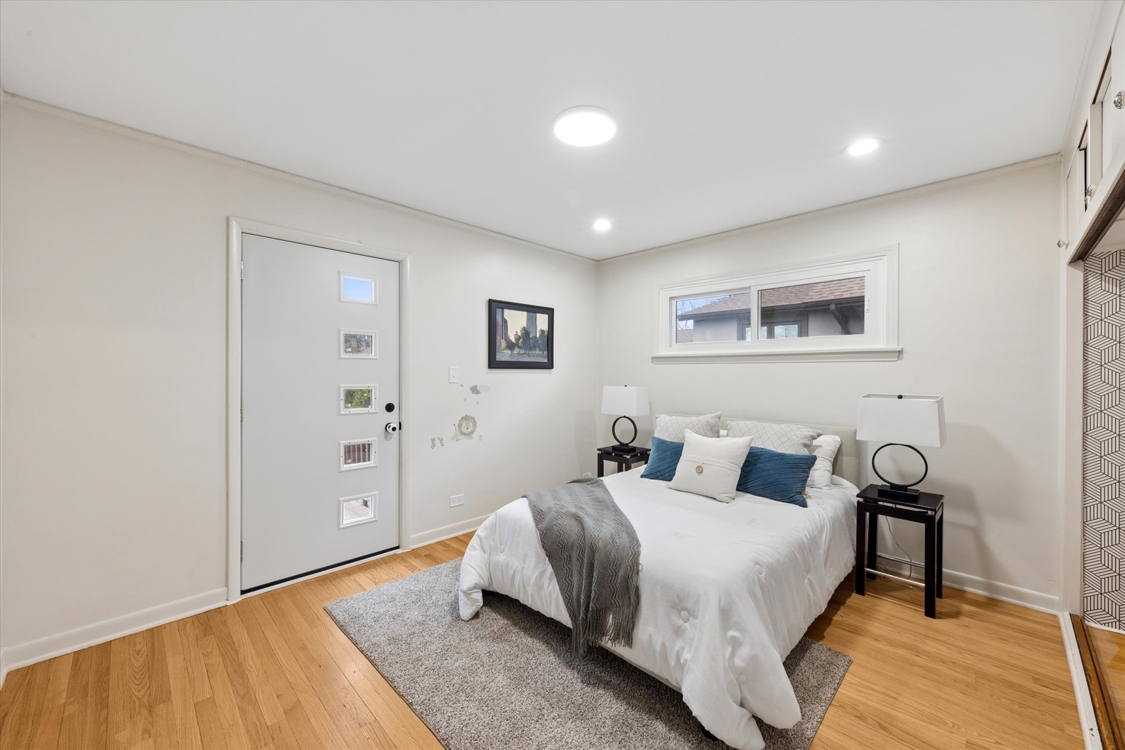 123 E Columbia Avenue