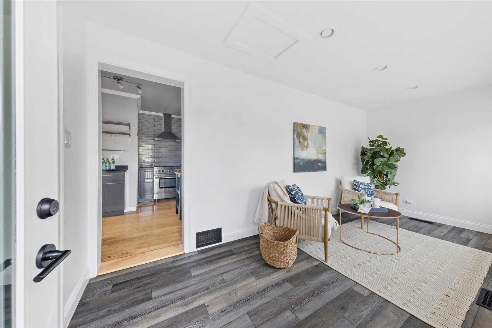 275 W North Avenue