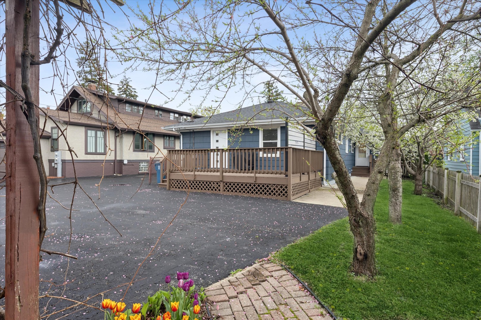 123 E Columbia Avenue