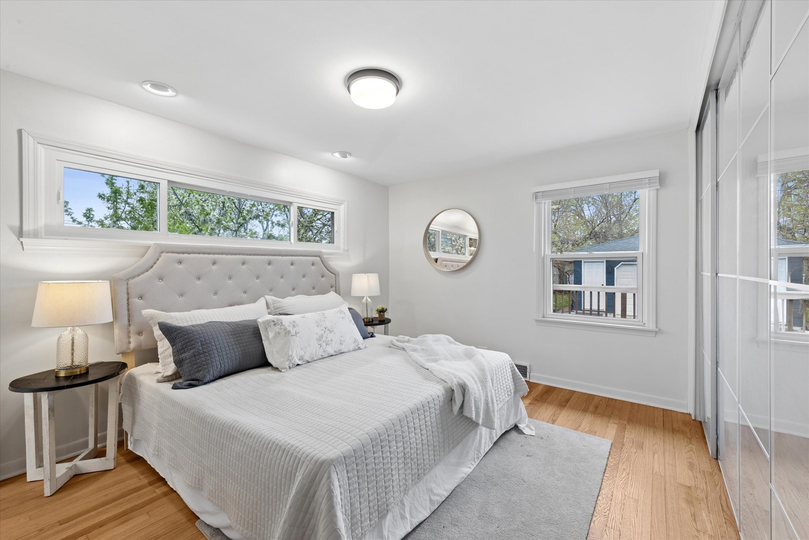 123 E Columbia Avenue