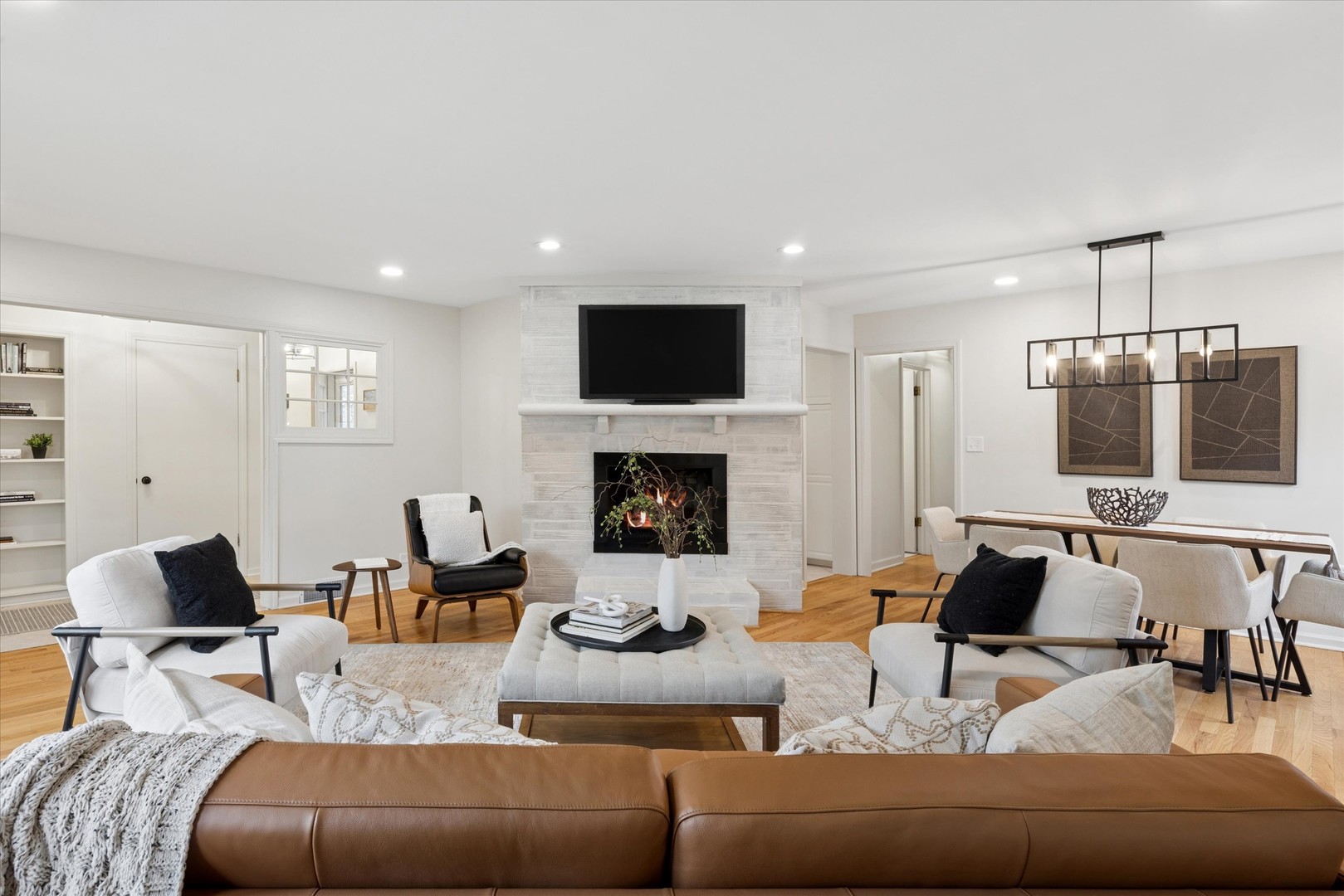 123 E Columbia Avenue