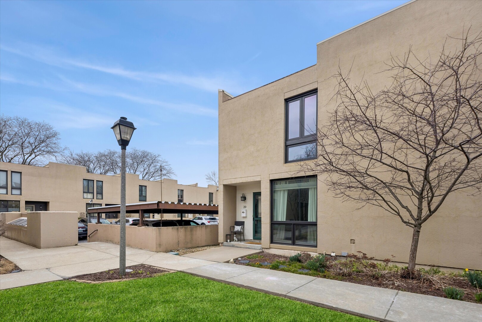20 Oak Tree Court Unit: 20