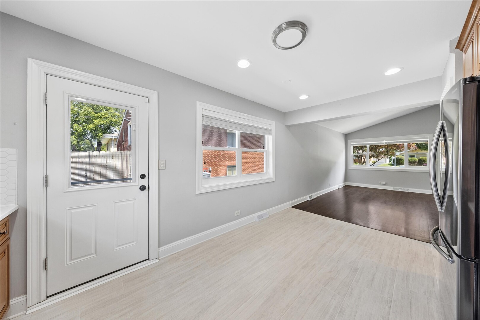 408 W Commonwealth Lane