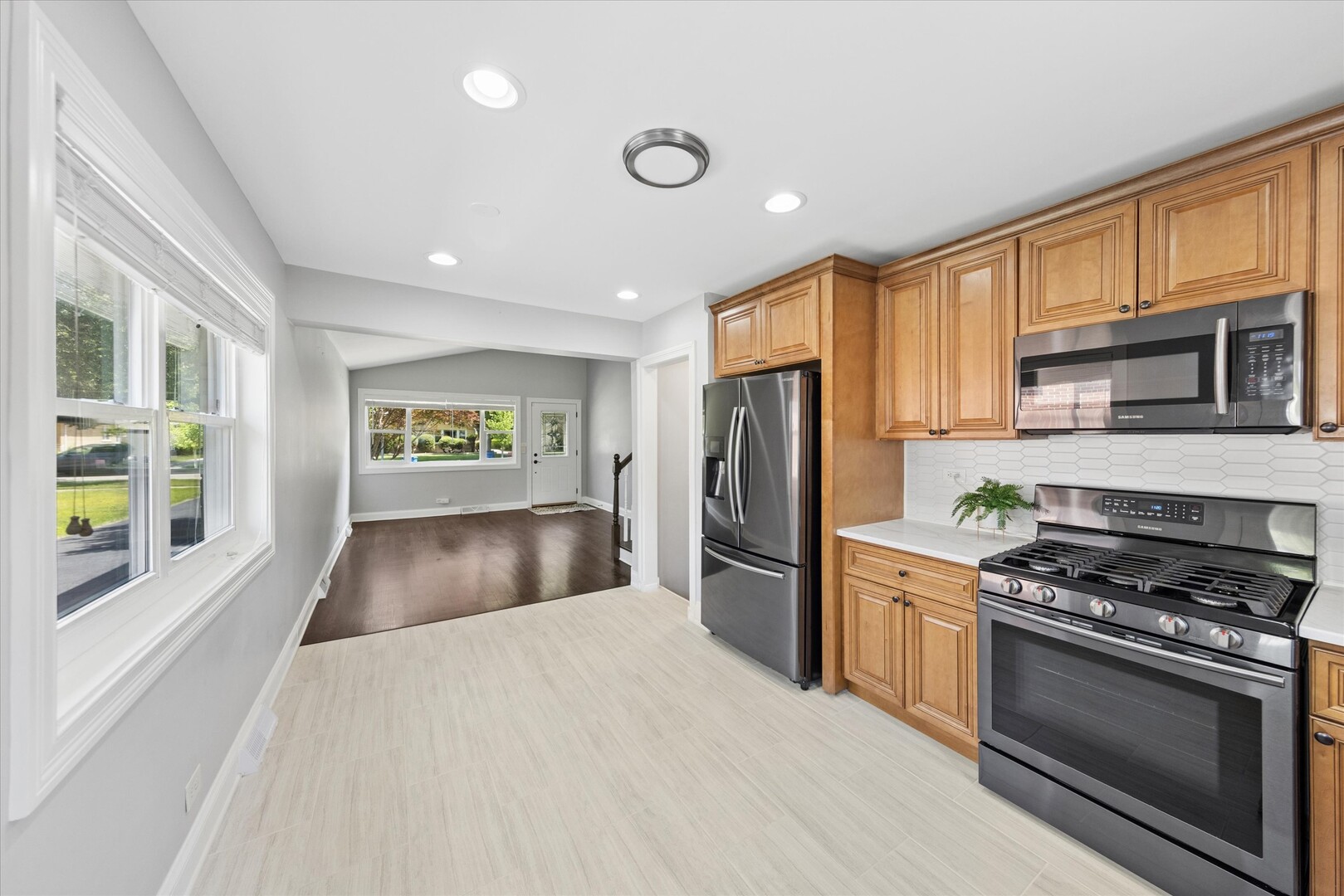 408 W Commonwealth Lane