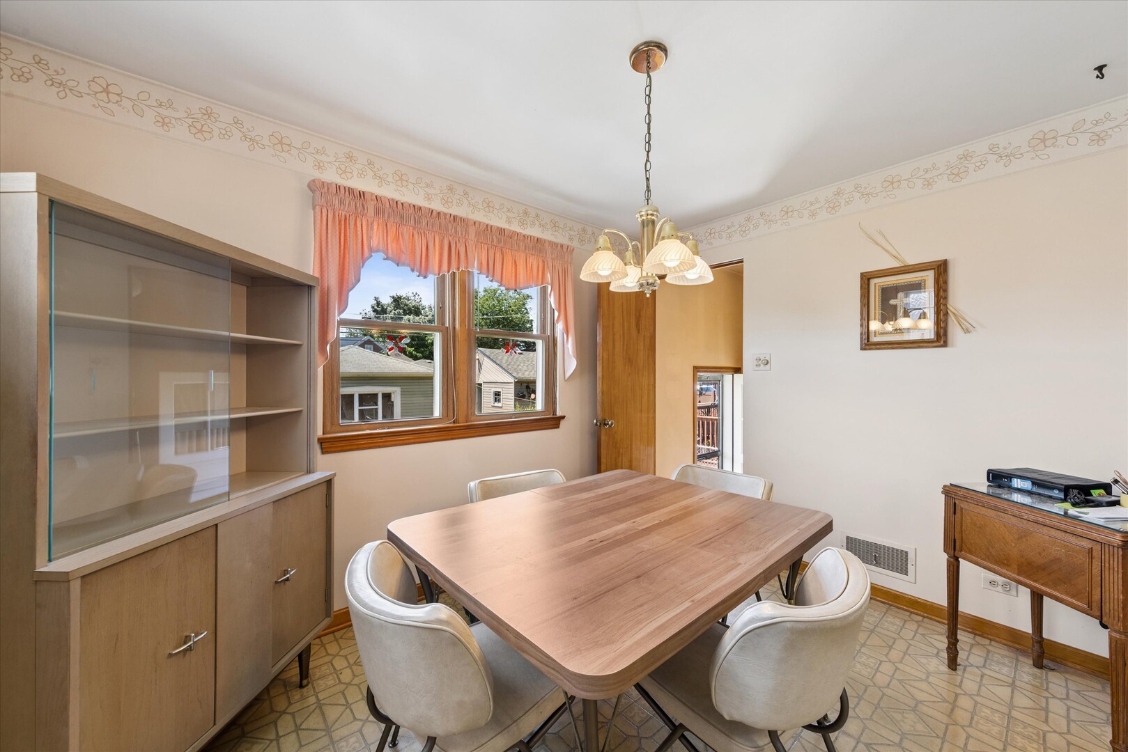 3402 S 58th Court