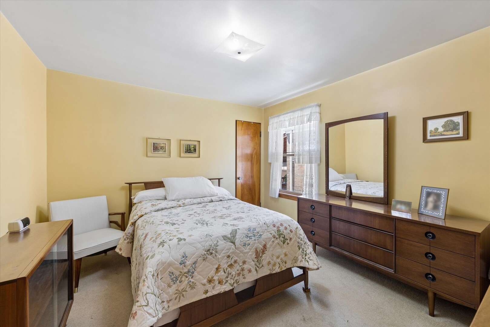 3402 S 58th Court