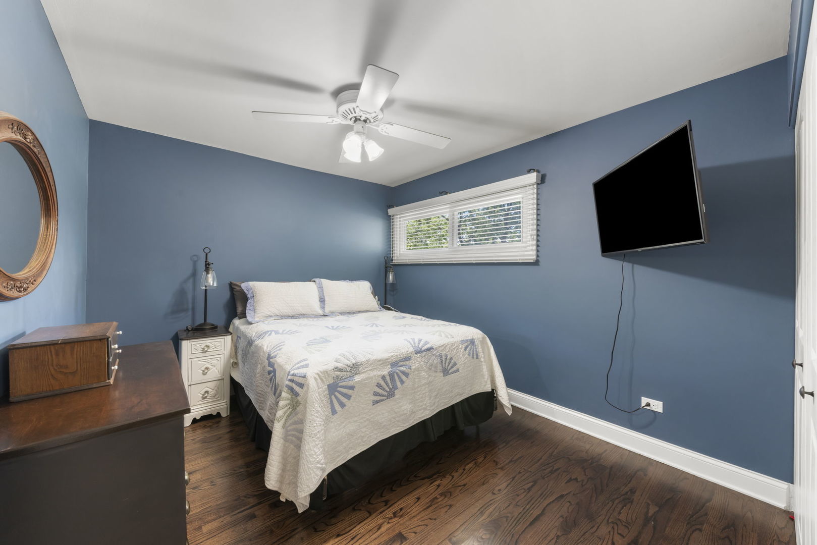 15W621 Diversey Avenue