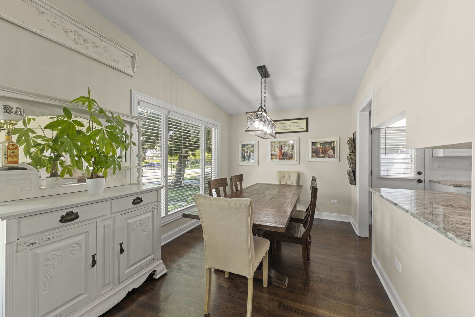 15W621 Diversey Avenue