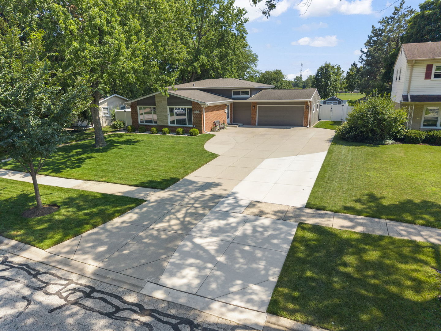 15W621 Diversey Avenue