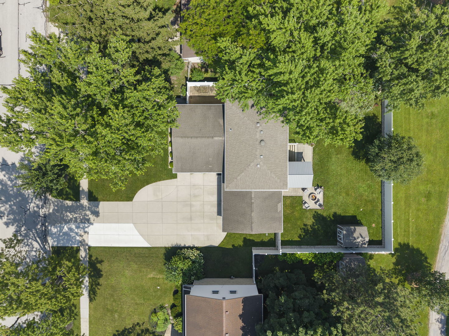 15W621 Diversey Avenue