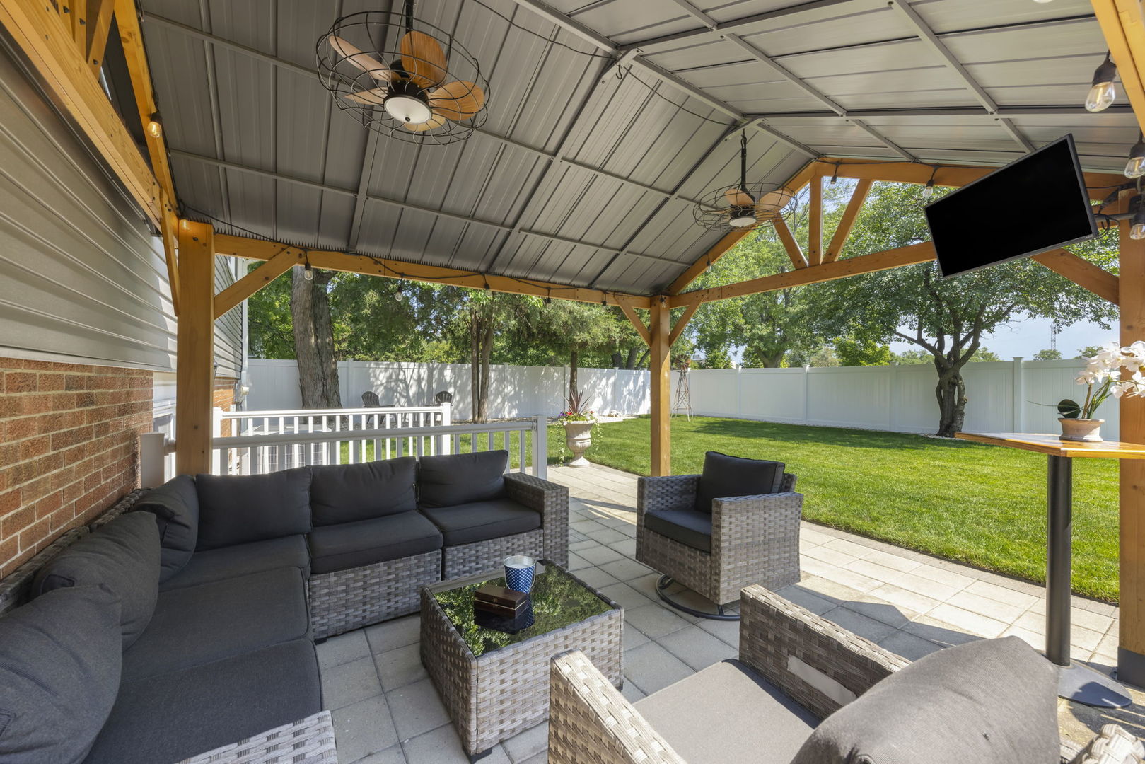 15W621 Diversey Avenue