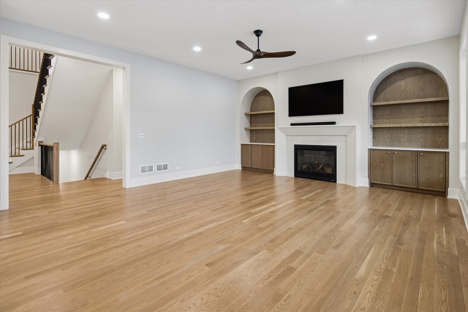 498 W 3rd Avenue