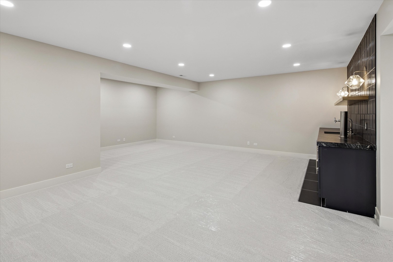 498 W 3rd Avenue