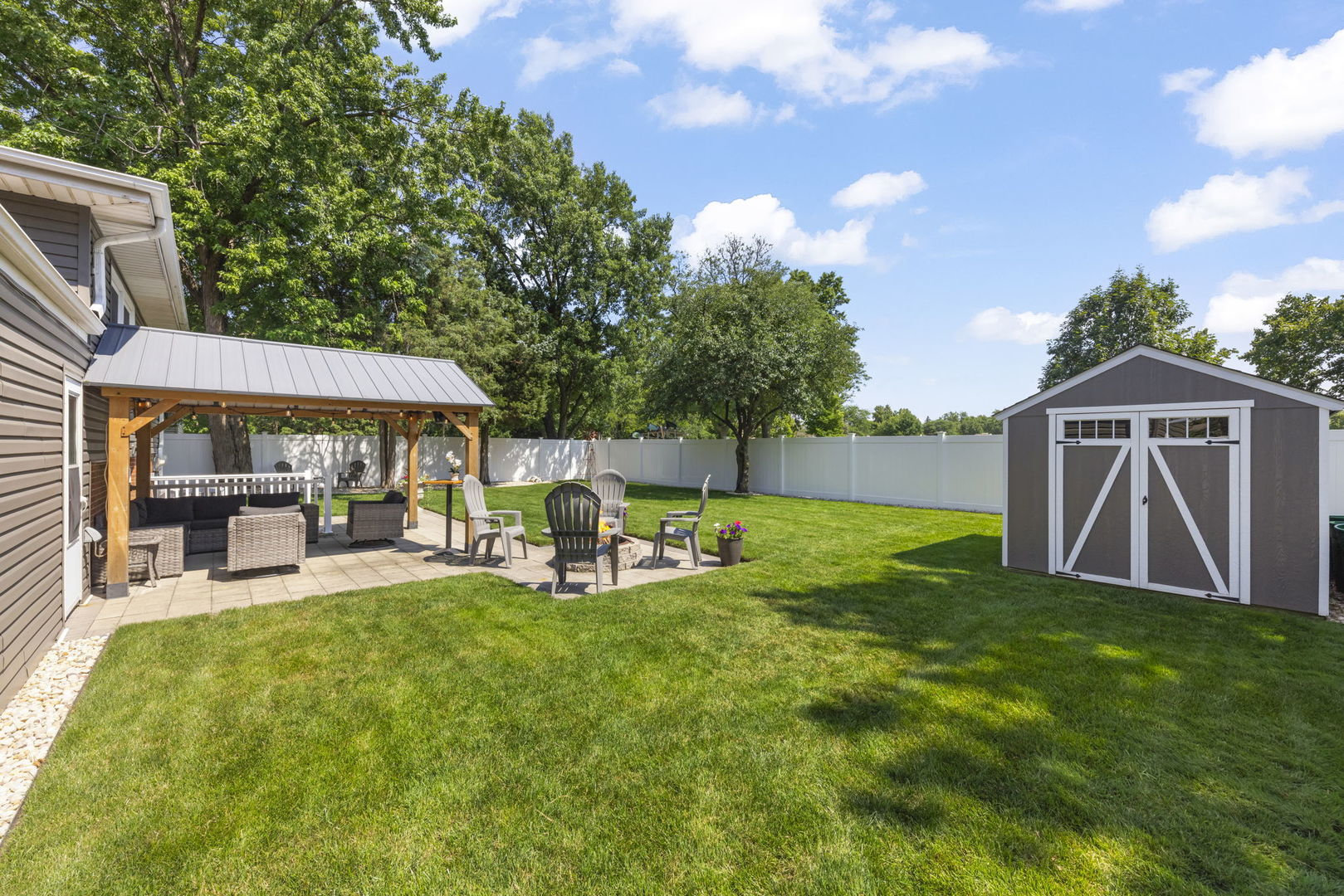 15W621 Diversey Avenue