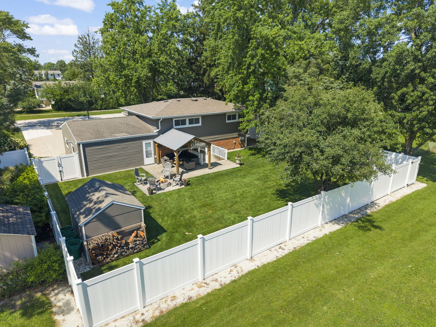 15W621 Diversey Avenue