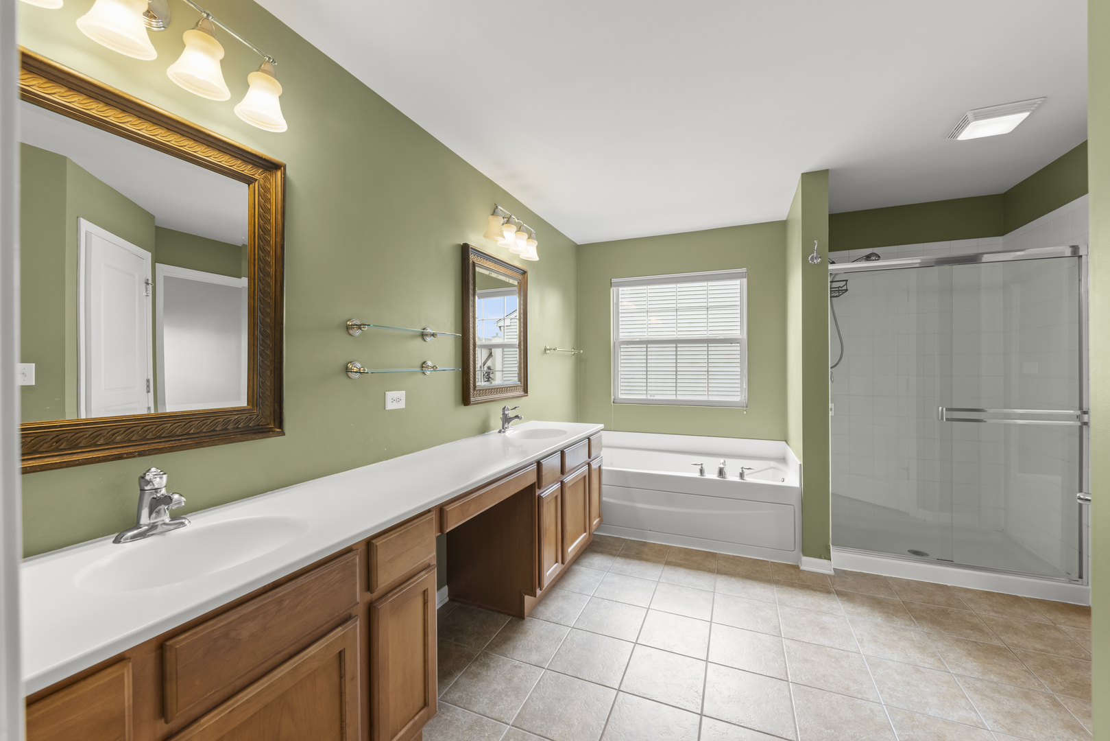 3111 Drury Lane