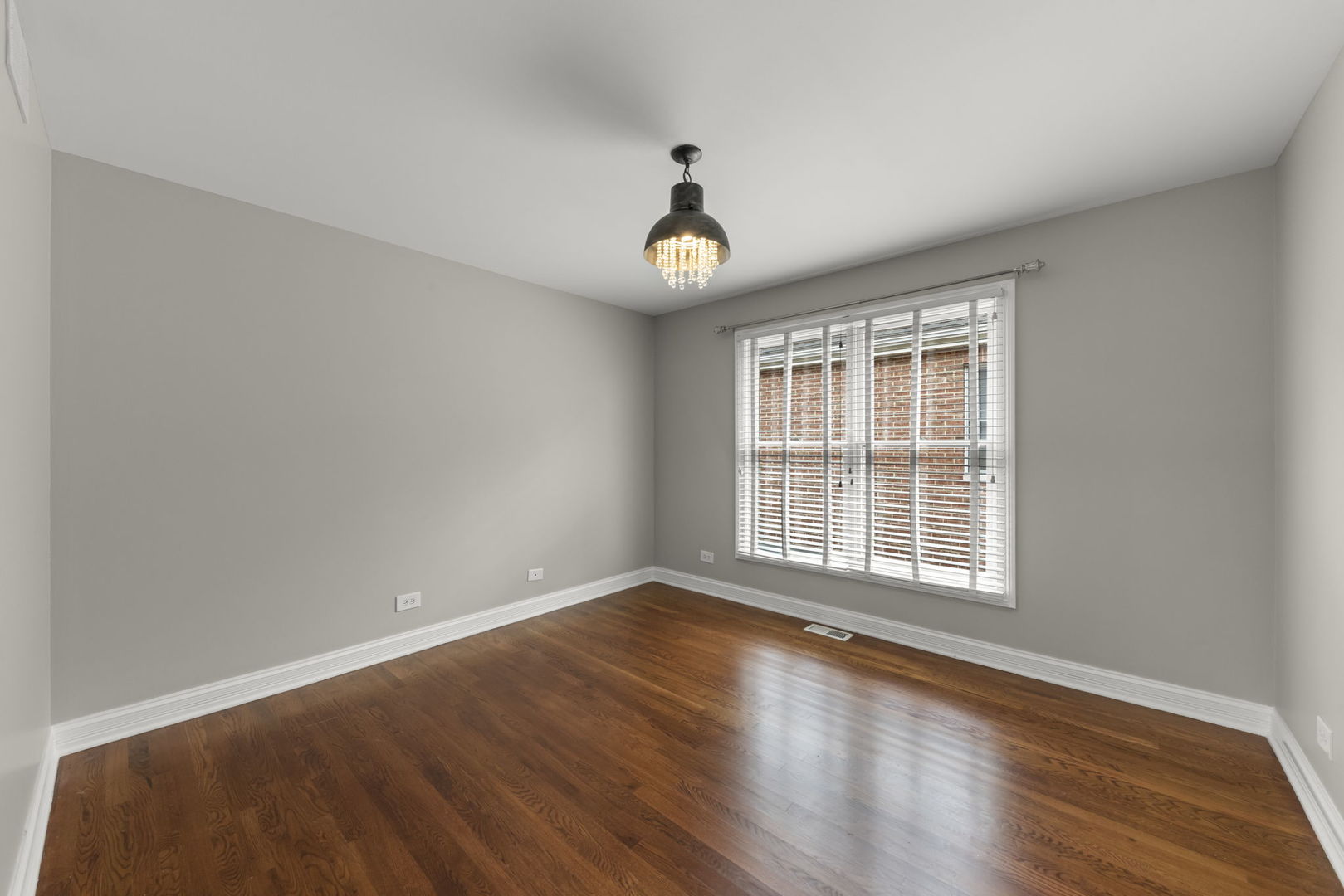 458 W GRANTLEY Avenue