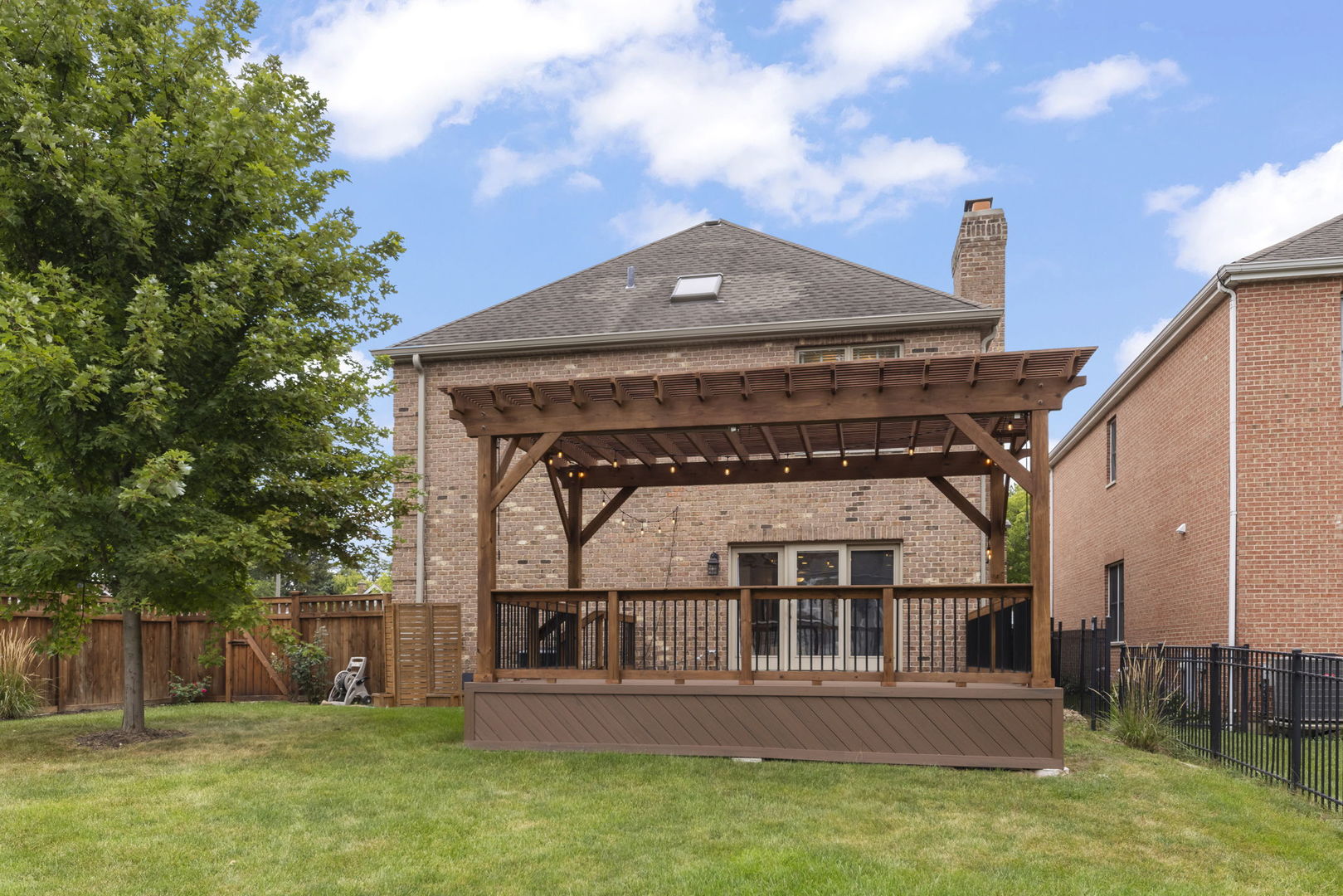 458 W GRANTLEY Avenue