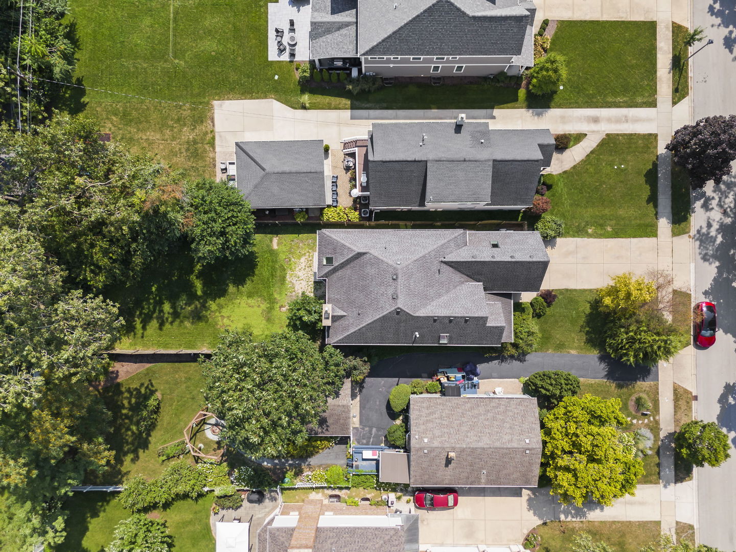 133 N Geneva Avenue