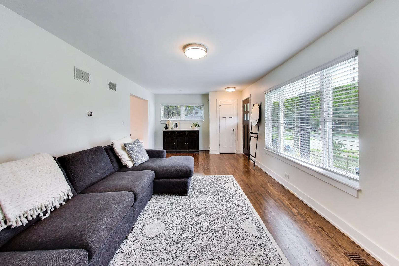 304 W Graham Avenue