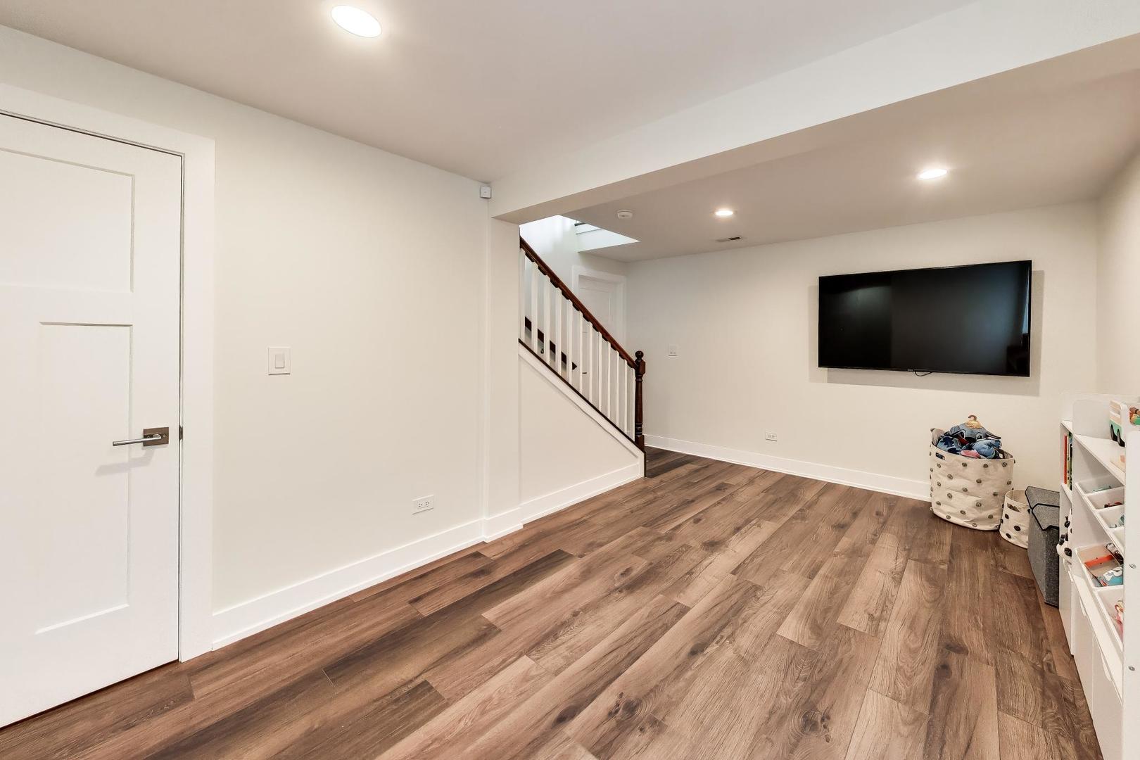 304 W Graham Avenue