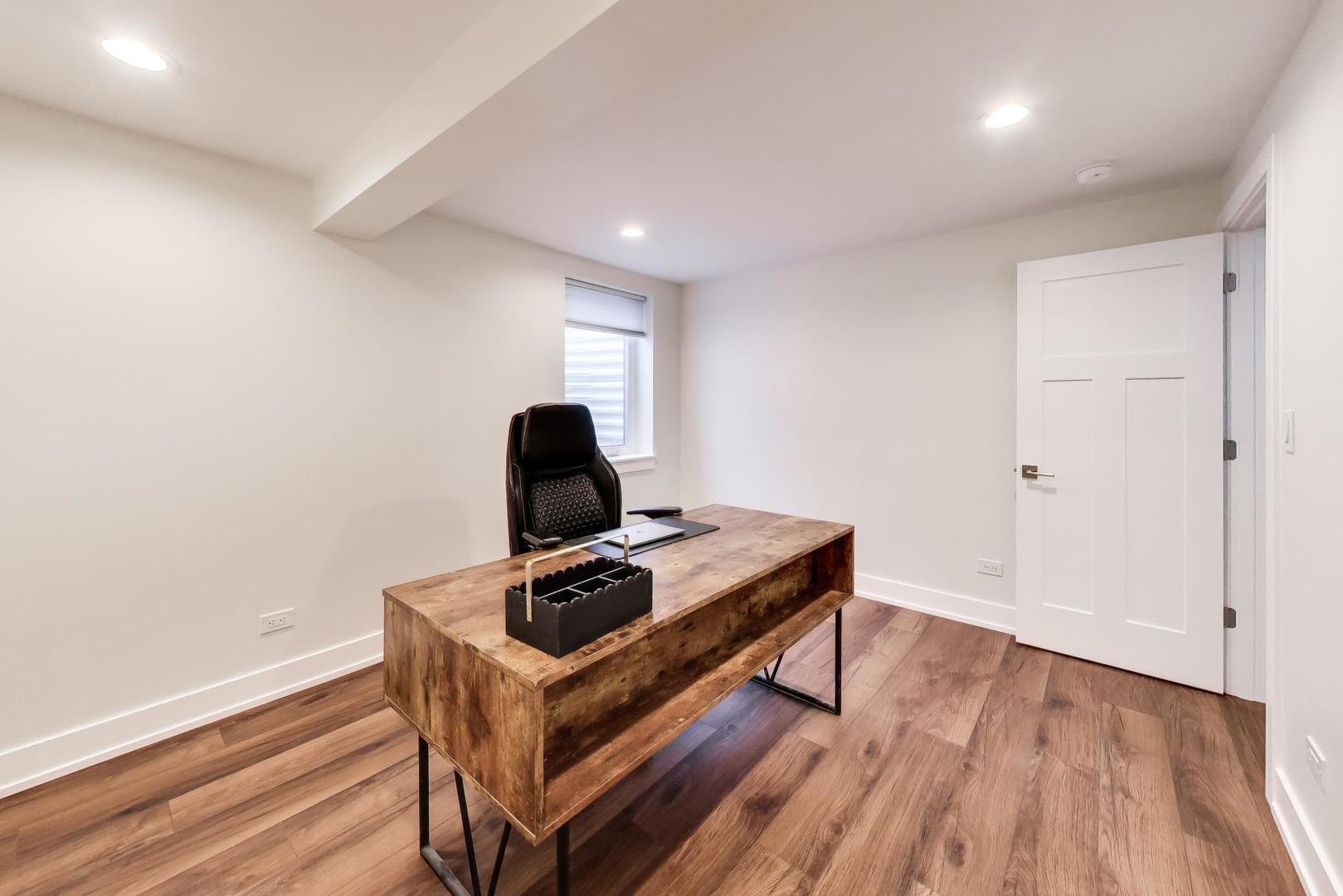 304 W Graham Avenue
