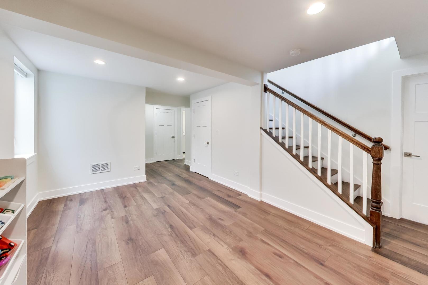 304 W Graham Avenue