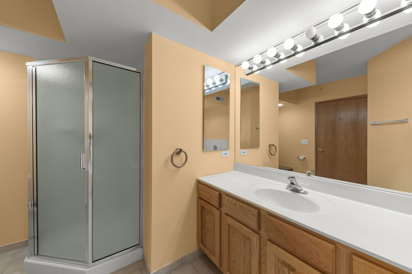 1327 E Washington Street Unit: 501