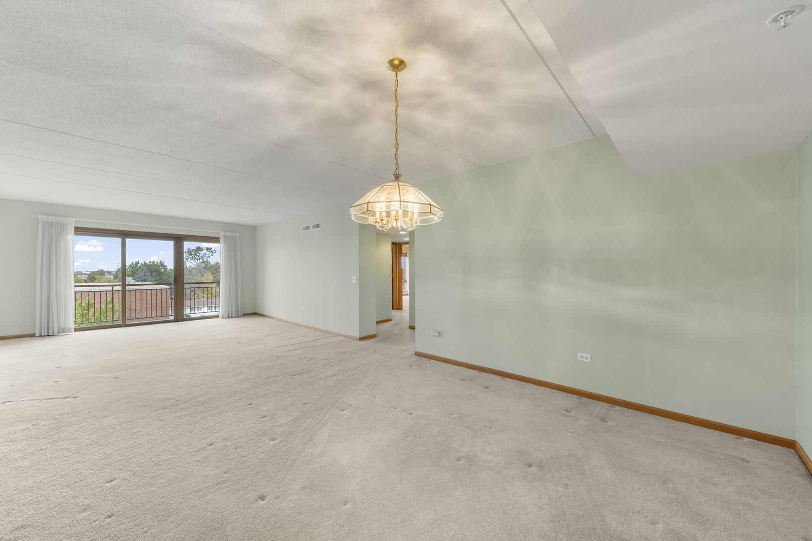 1327 E Washington Street Unit: 501