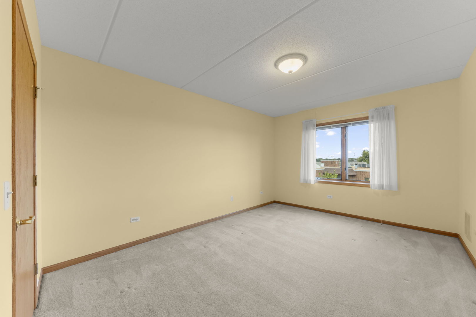1327 E Washington Street Unit: 501