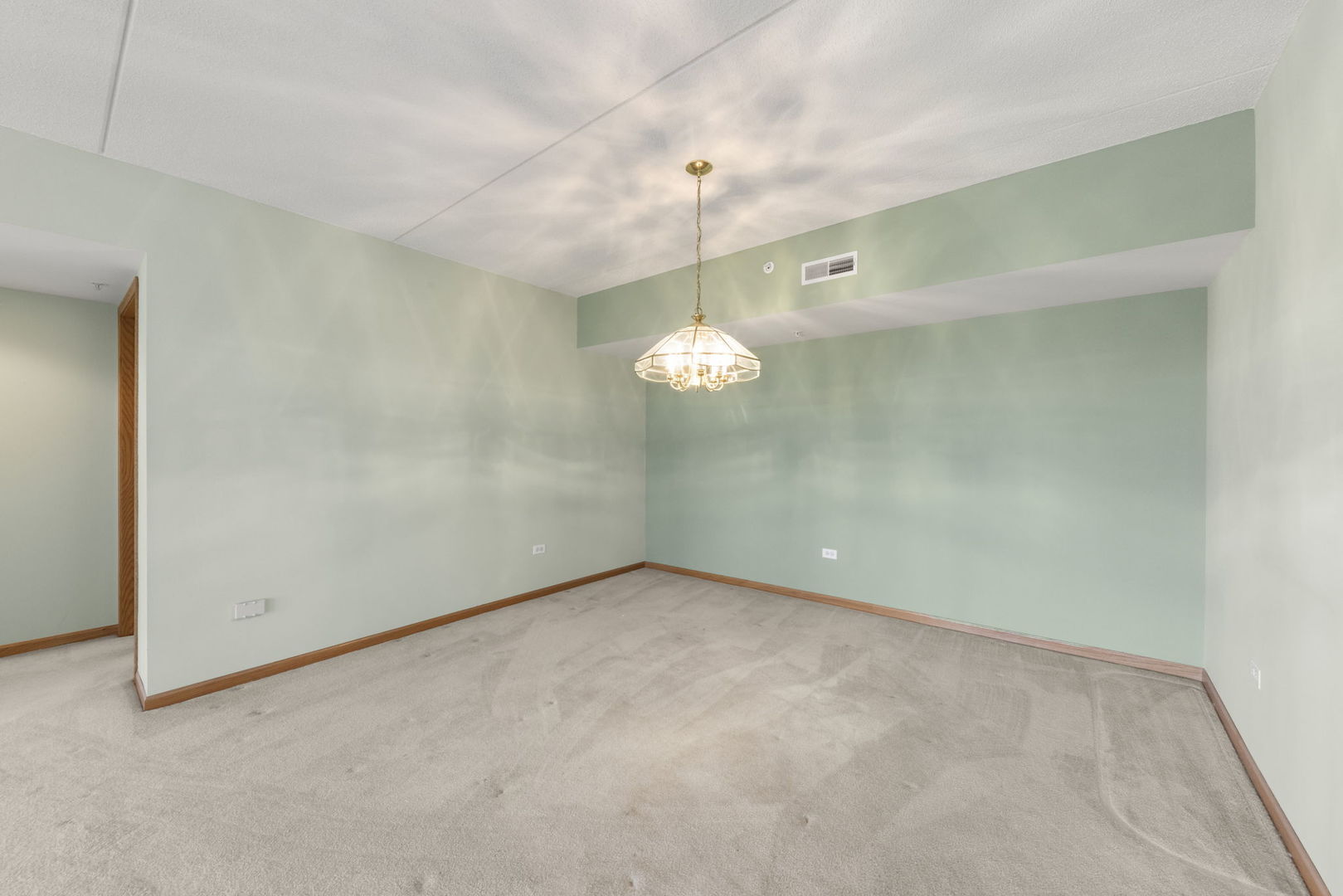 1327 E Washington Street Unit: 501