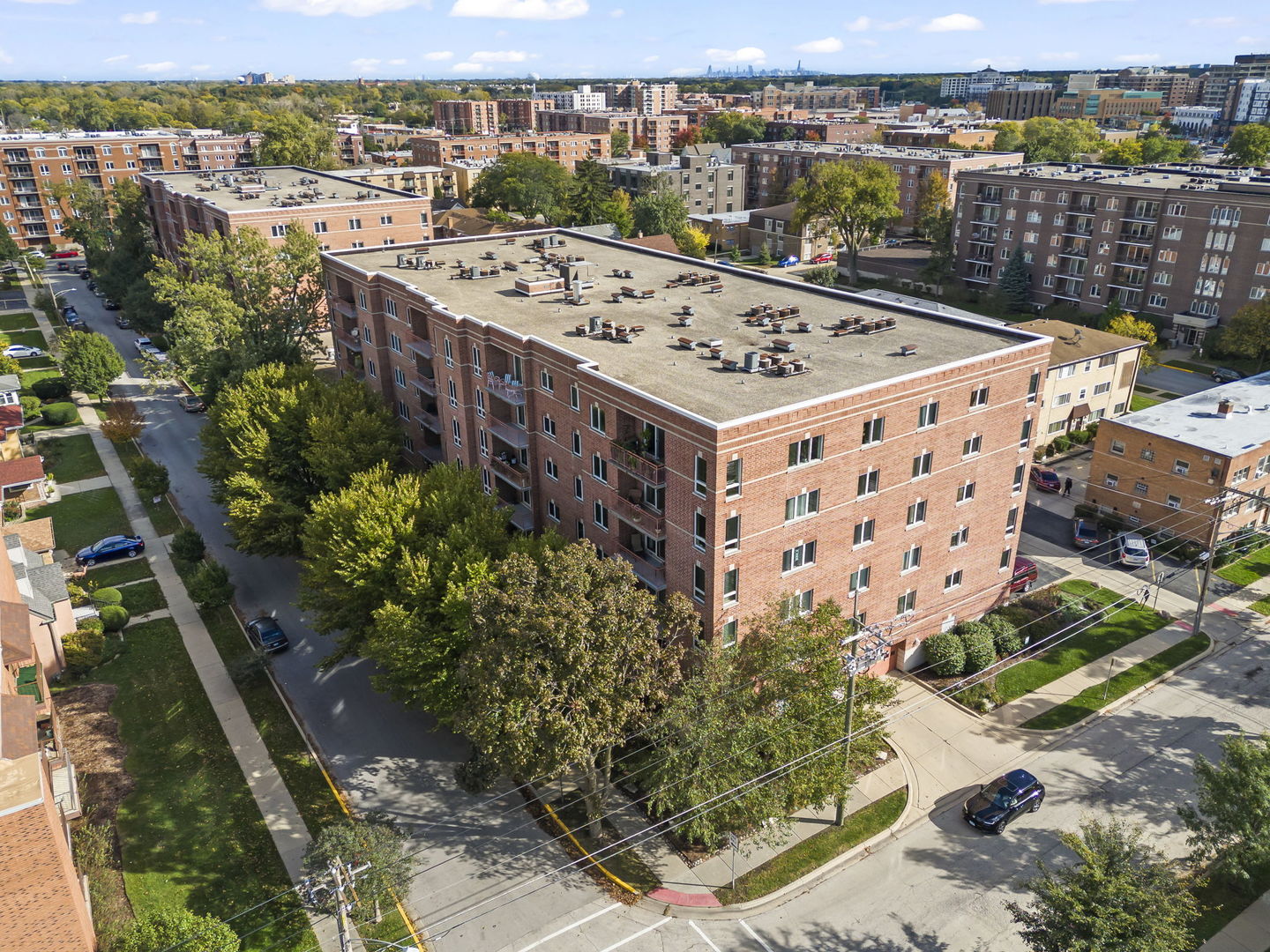 1327 E Washington Street Unit: 501