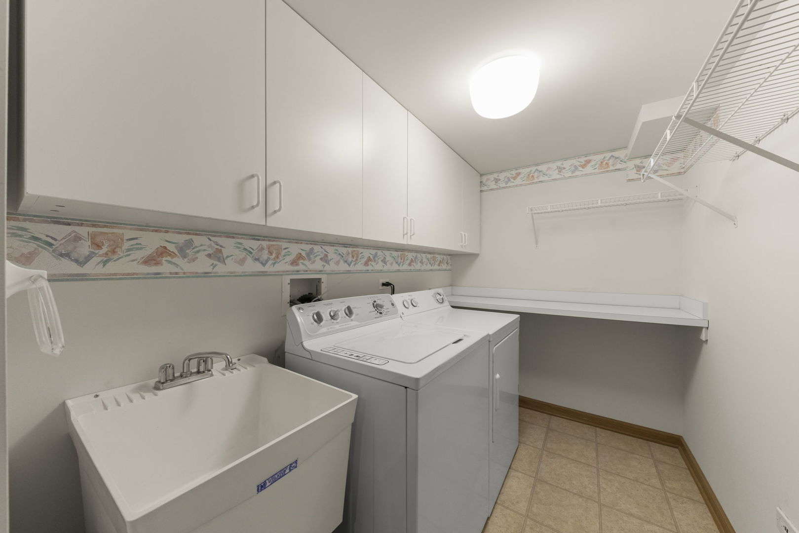 1327 E Washington Street Unit: 501