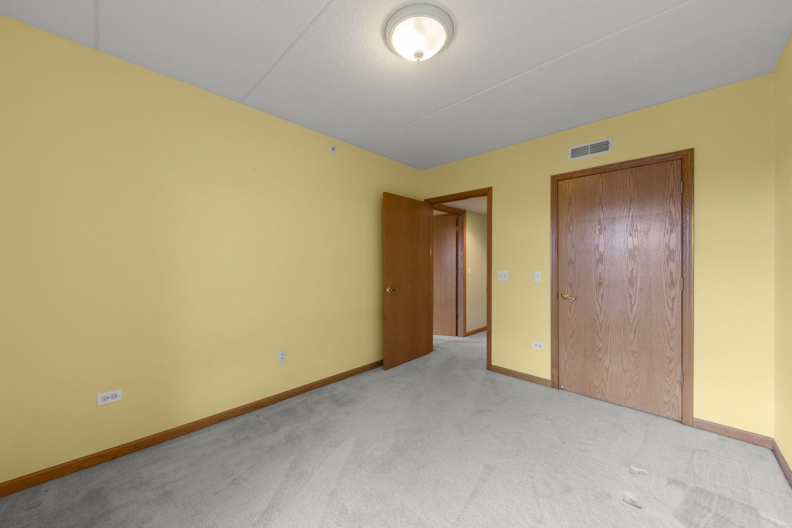 1327 E Washington Street Unit: 501