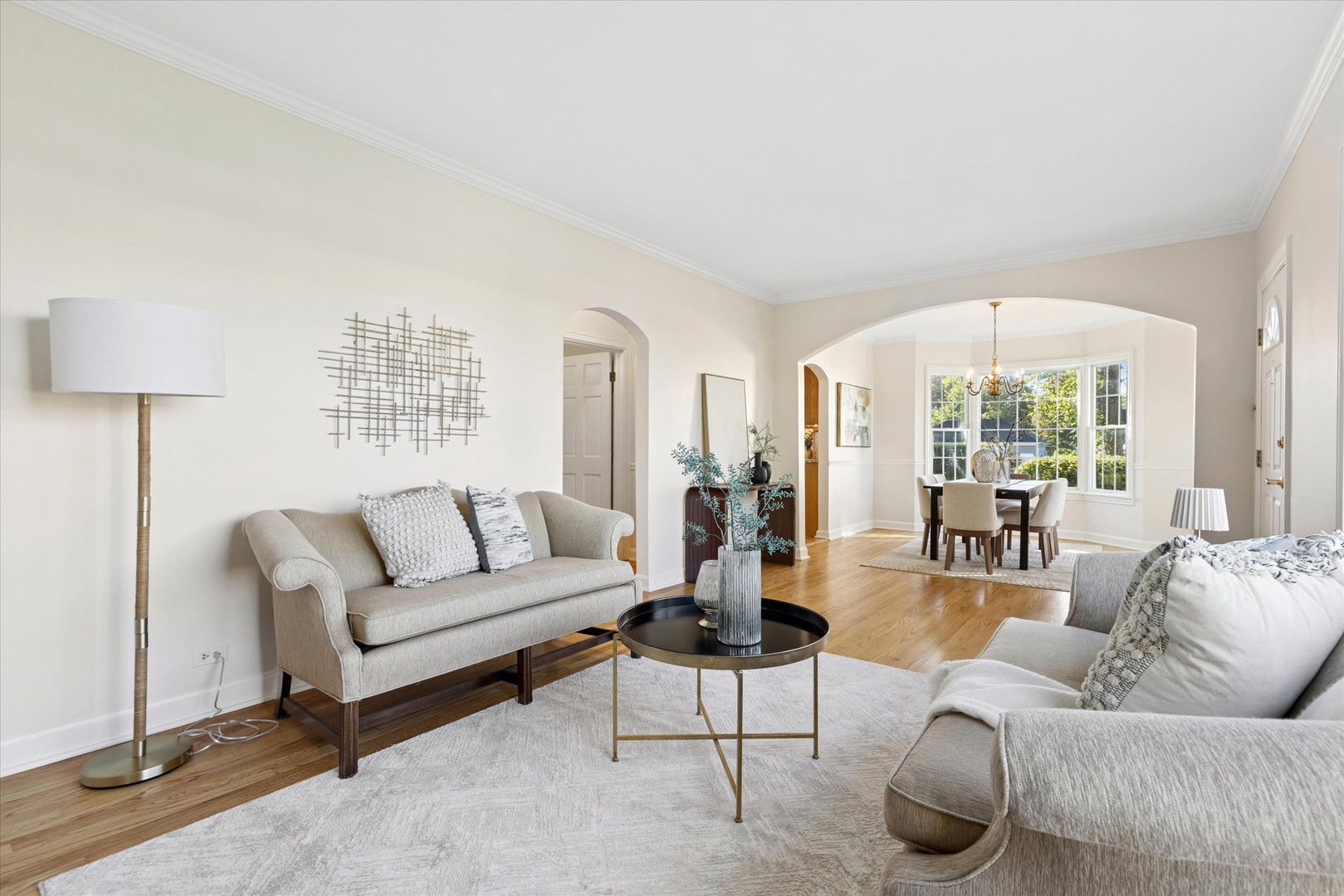 1121 S Villa Avenue