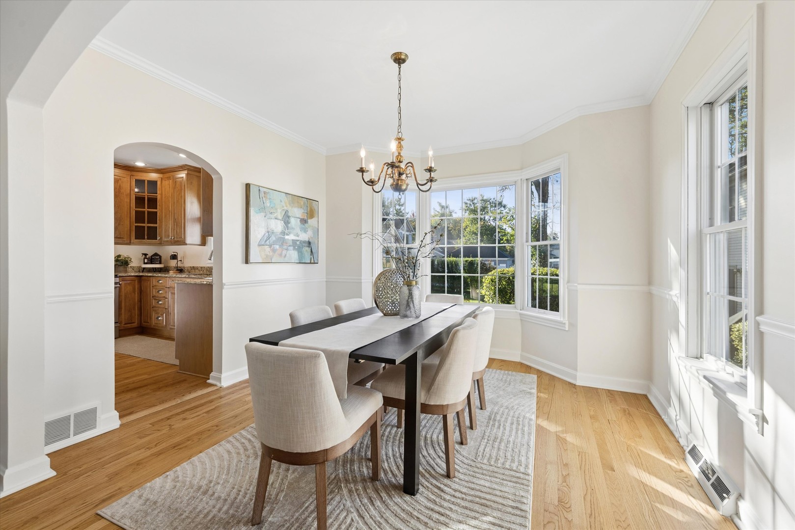 1121 S Villa Avenue