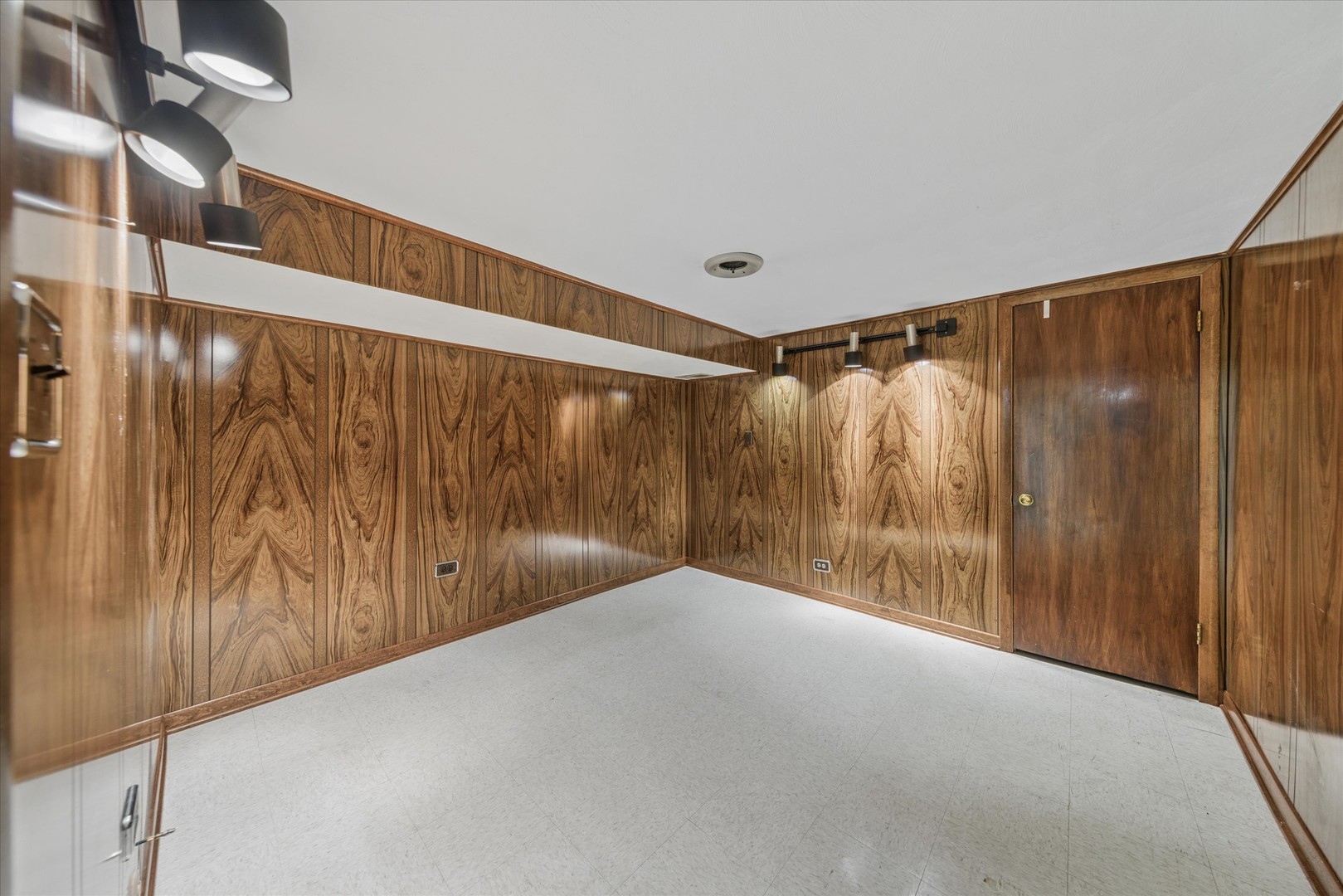 303 E Butterfield Road