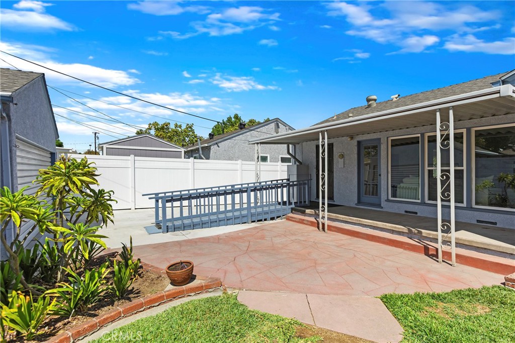 2842 Silva Street