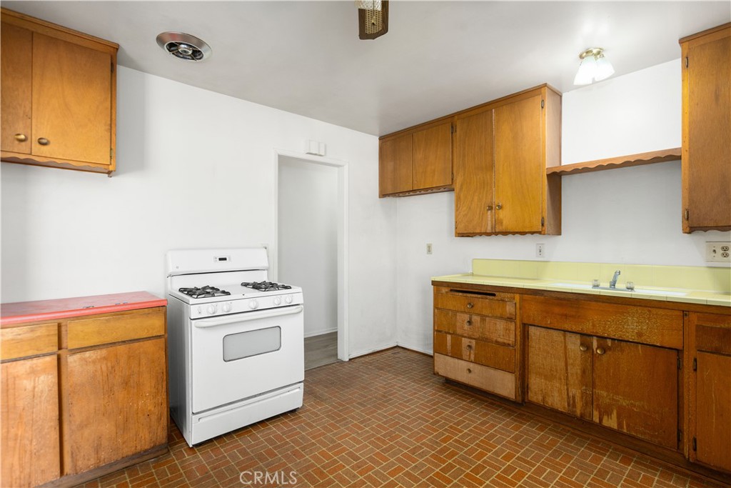 8805 Stardust Lane