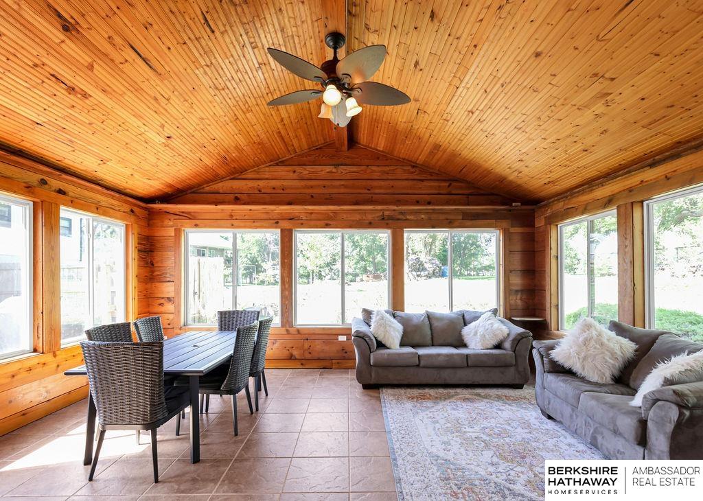 633 Cottonwood Circle