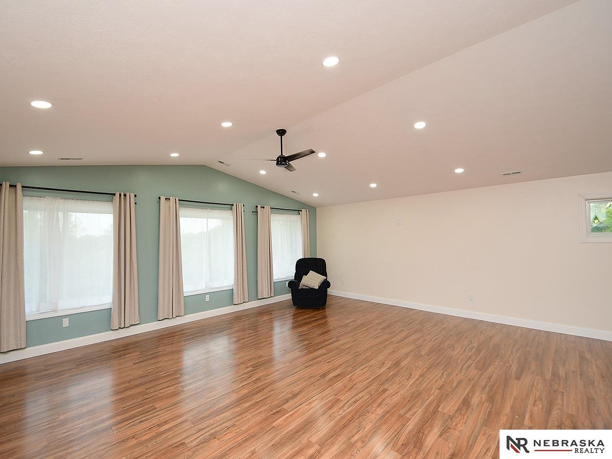 111 E 12th Corso