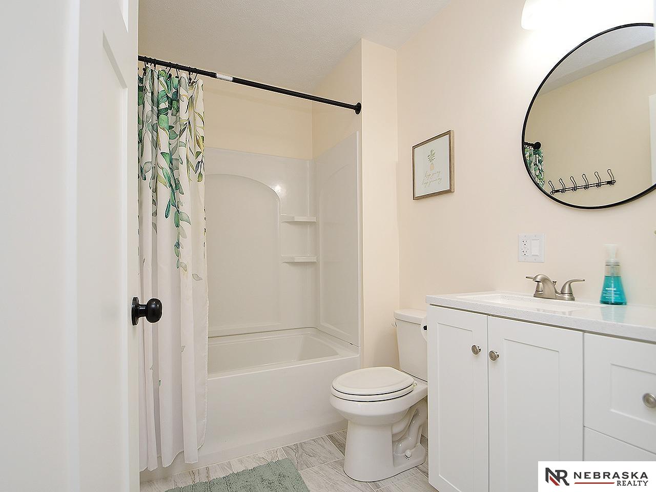 111 E 12th Corso