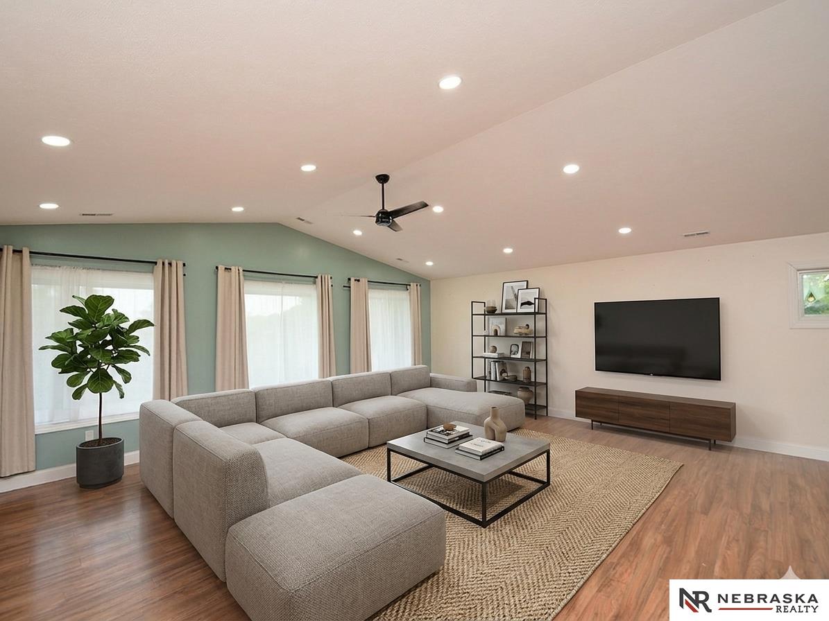 111 E 12th Corso
