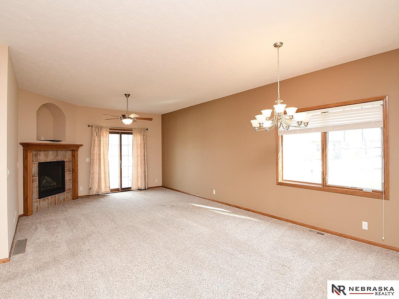 9522 Valley Road Circle