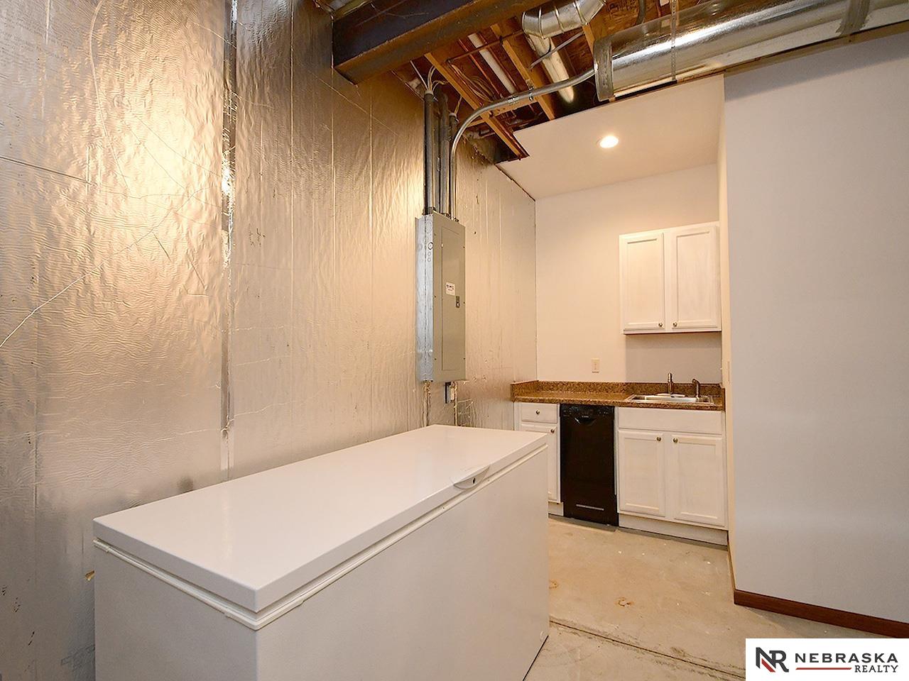 9522 Valley Road Circle