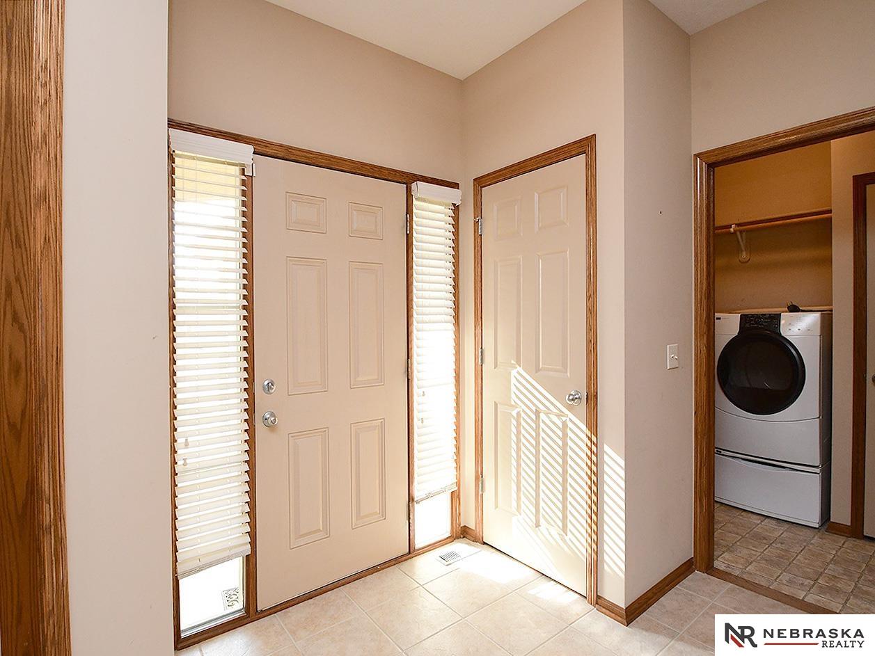 9522 Valley Road Circle