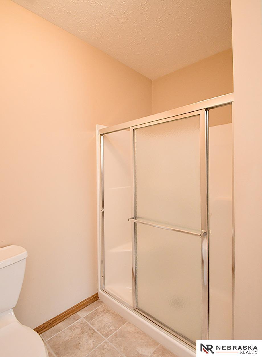 9522 Valley Road Circle