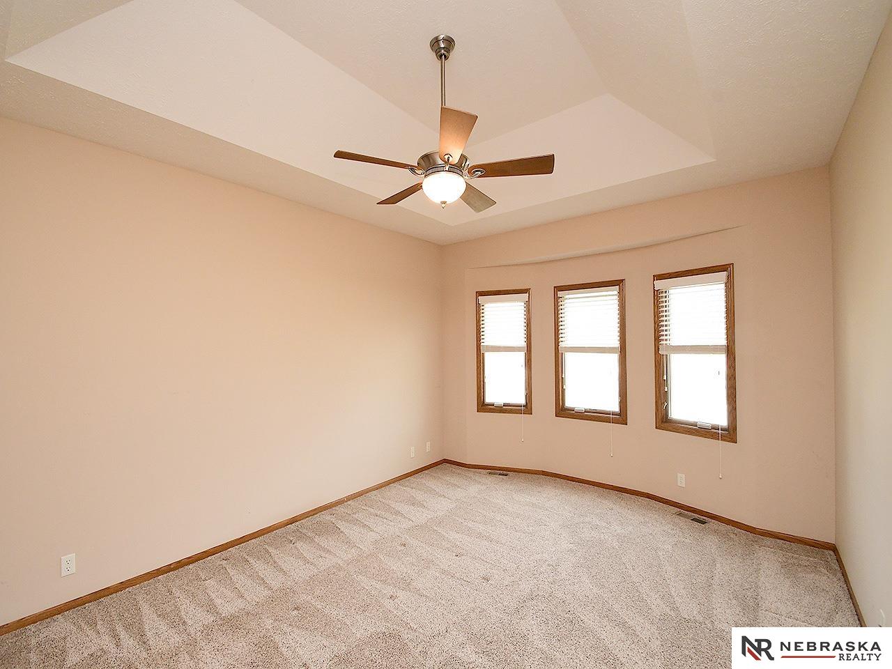 9522 Valley Road Circle